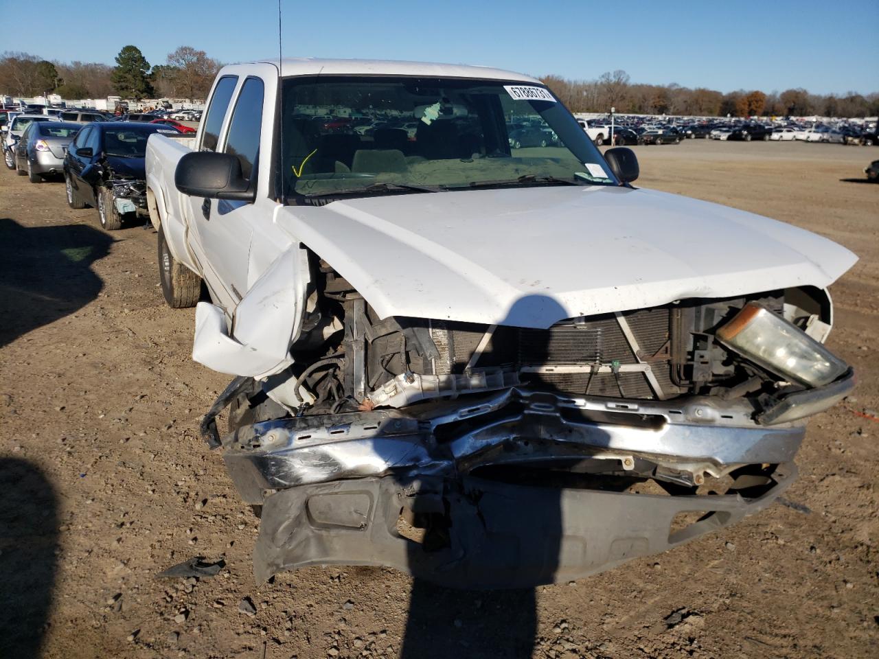 Zdjęcie 1 z aukcji – 2004 CHEVROLET SILVERADO z VIN 1GCHC23UX4F102025