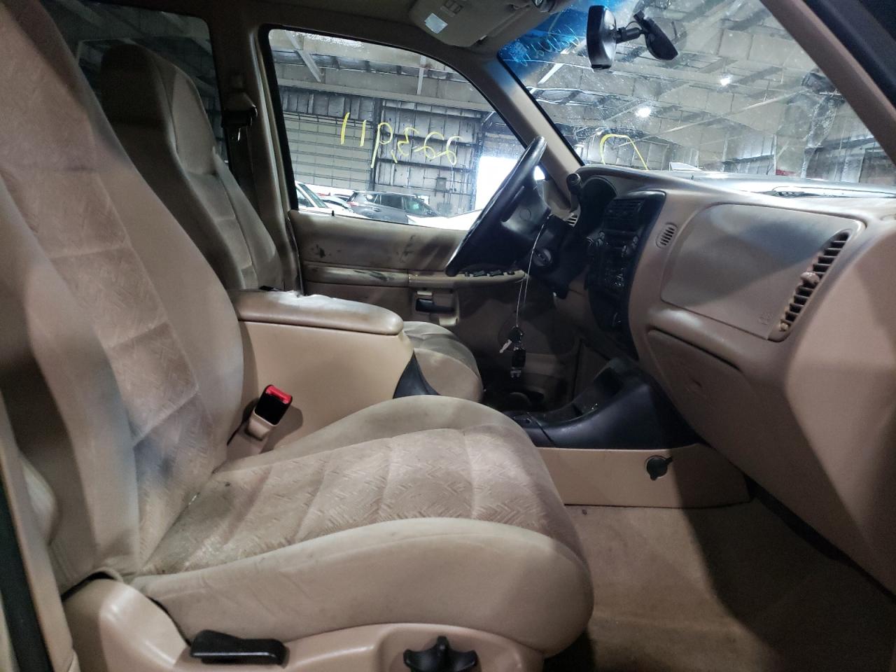Photo 5 from auction – 2000 FORD EXPLORER X with VIN 1FMDU73E0YZC63405
