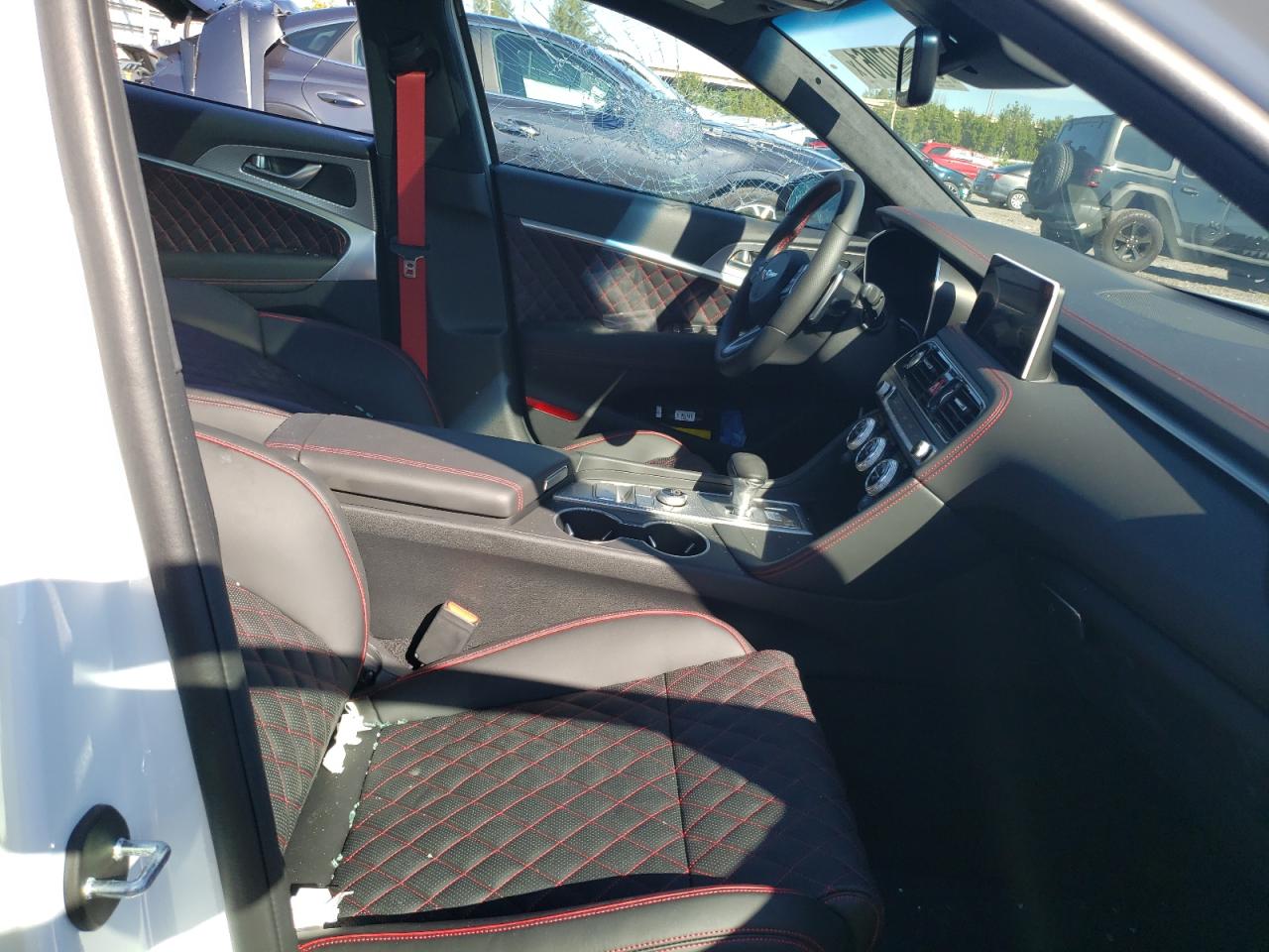 Photo 5 from auction – 2022 GENESIS G70 BASE with VIN KMTG54TE6NU088567