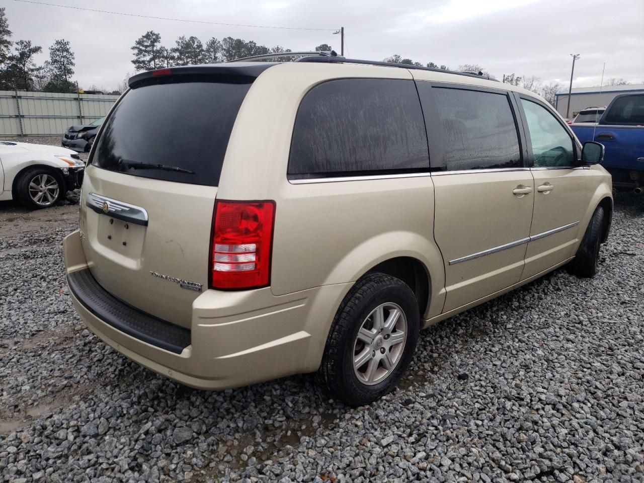 Photo 4 from auction – 2010 CHRYSLER TOWN & COU with VIN 2A4RR8DX1AR451636