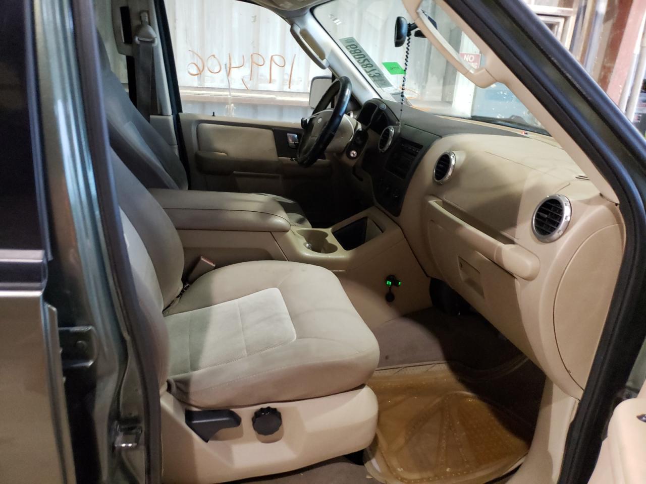Photo 5 from auction – 2003 FORD EXPEDITION with VIN 1FMRU15W43LC36955