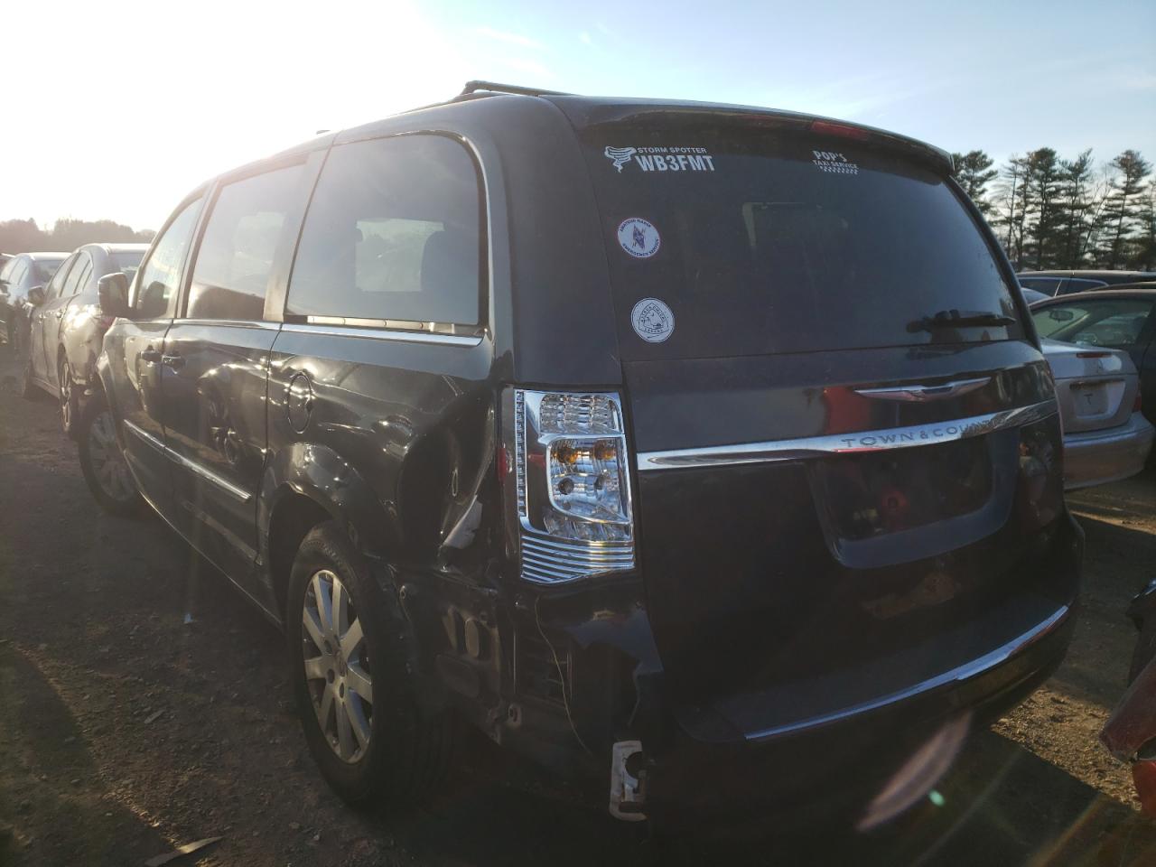 Photo 3 from auction – 2014 CHRYSLER TOWN & COU with VIN 2C4RC1BG3ER330033