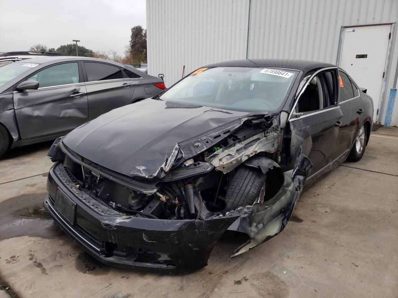 Photo 2 from auction – 2017 VOLKSWAGEN PASSAT S with VIN 1VWAT7A37HC013221