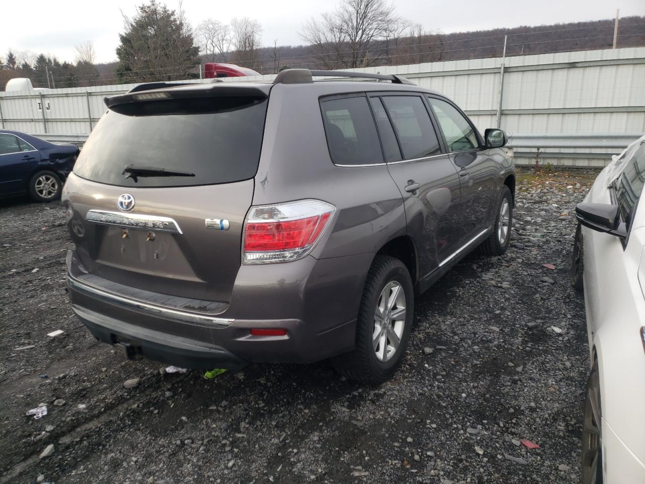 Photo 4 from auction – 2013 TOYOTA HIGHLANDER with VIN JTEBC3EH4D2015235