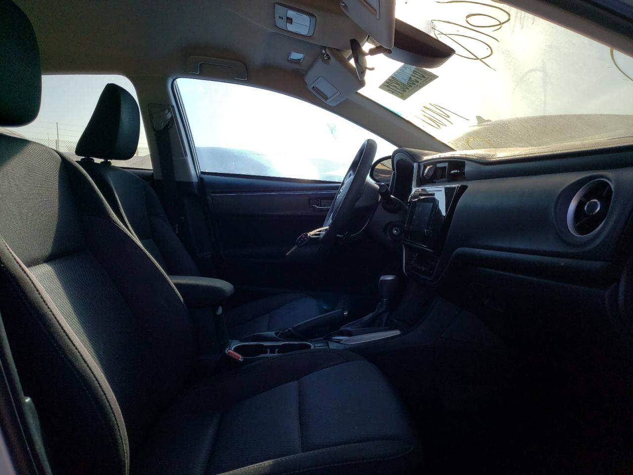 Photo 5 from auction – 2018 TOYOTA COROLLA L with VIN 5YFBURHE5JP818610