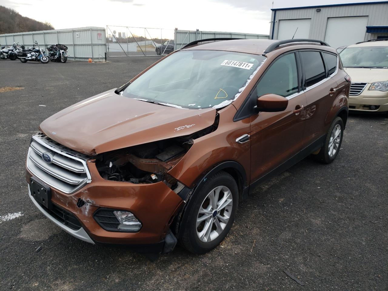Фото 2 с аукциона – 2017 FORD ESCAPE SE с VIN 1FMCU9GD3HUC65056