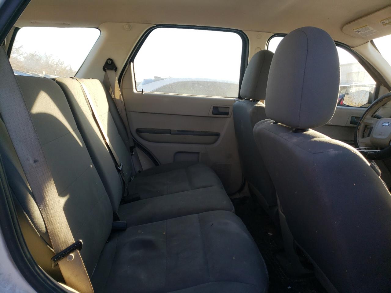 Photo 6 from auction – 2010 FORD ESCAPE XLS with VIN 1FMCU0C75AKA30803
