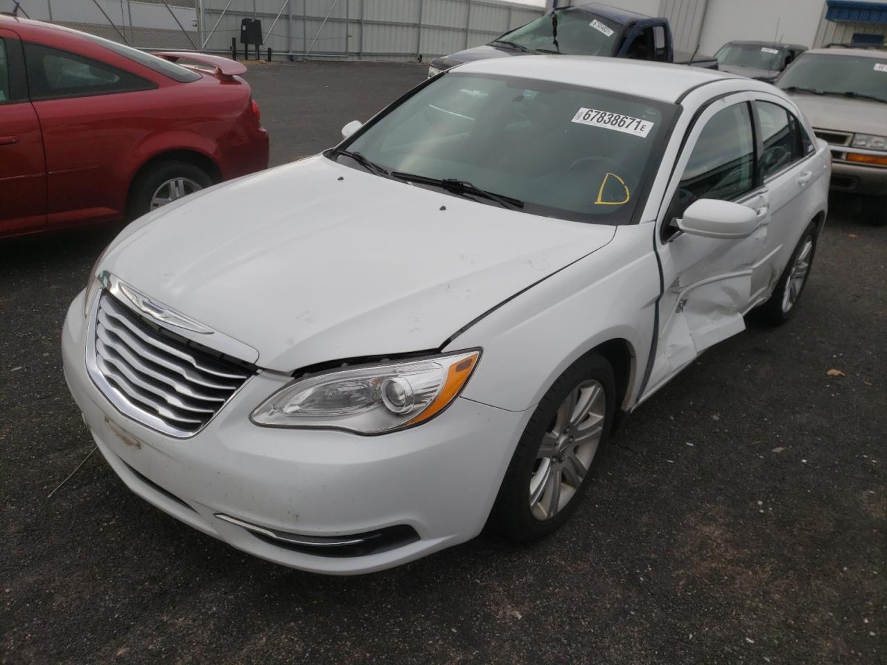Photo 2 from auction – 2013 CHRYSLER 200 TOURIN with VIN 1C3CCBBB6DN732239