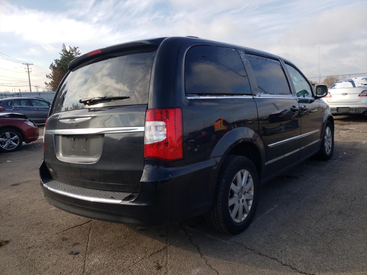 Photo 4 from auction – 2016 CHRYSLER TOWN & COU with VIN 2C4RC1BG7GR286797