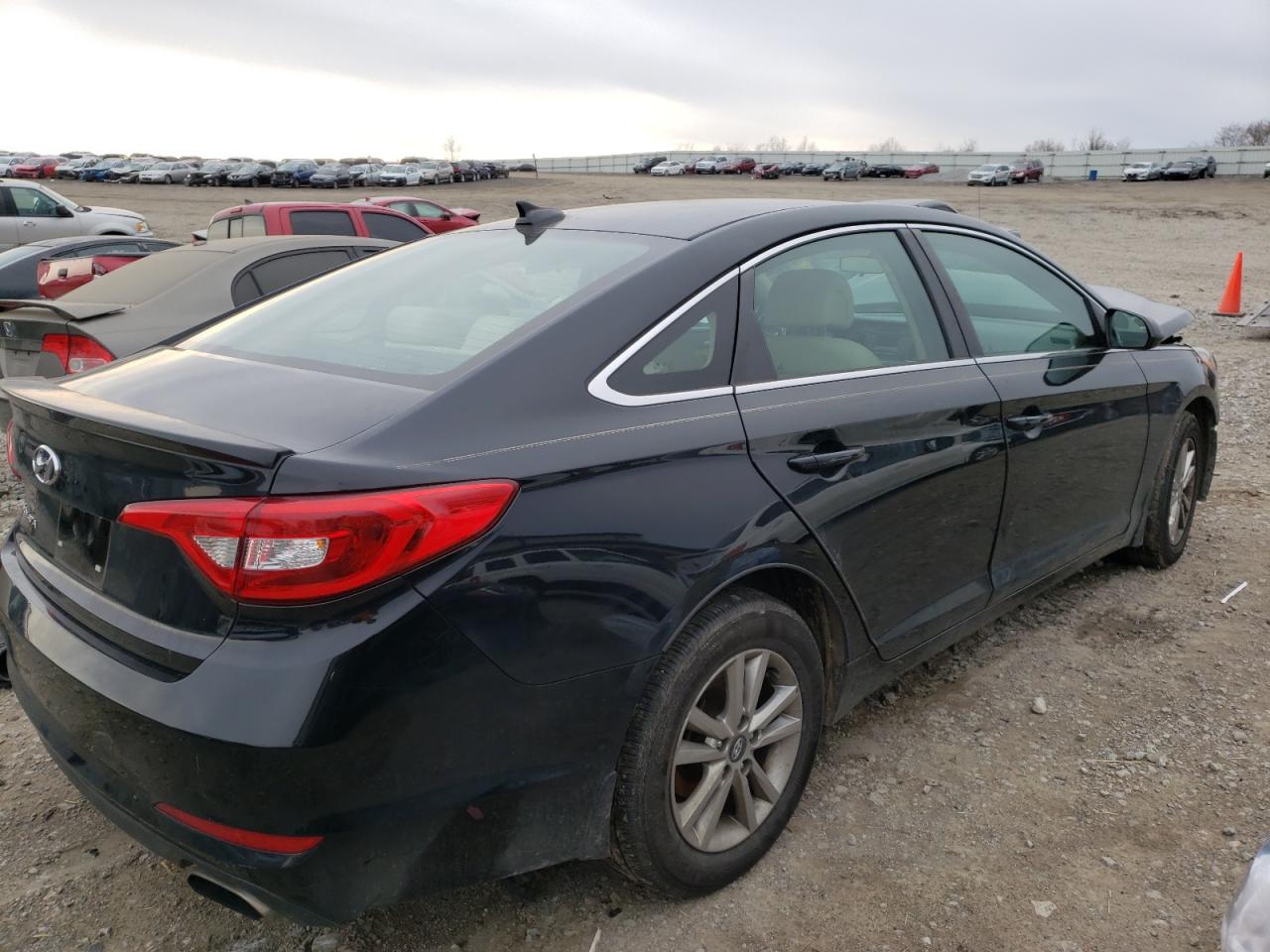 Photo 4 from auction – 2015 HYUNDAI SONATA SE with VIN 5NPE24AF9FH207623