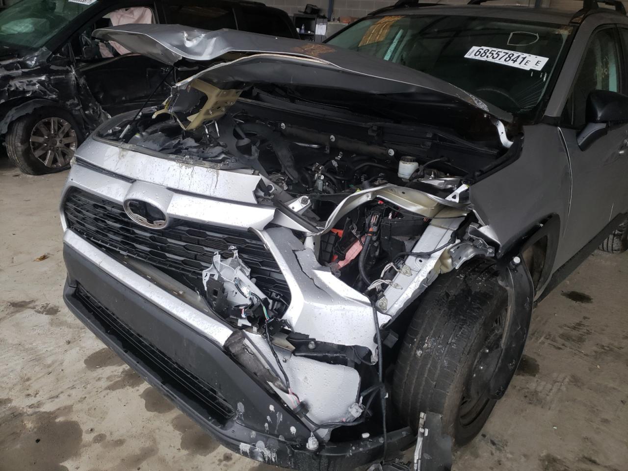 Photo 9 from auction – 2019 TOYOTA RAV4 LE with VIN 2T3H1RFV7KC007485