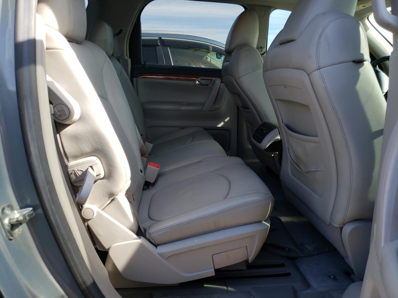 Photo 6 from auction – 2008 SATURN OUTLOOK XR with VIN 5GZER33708J283364