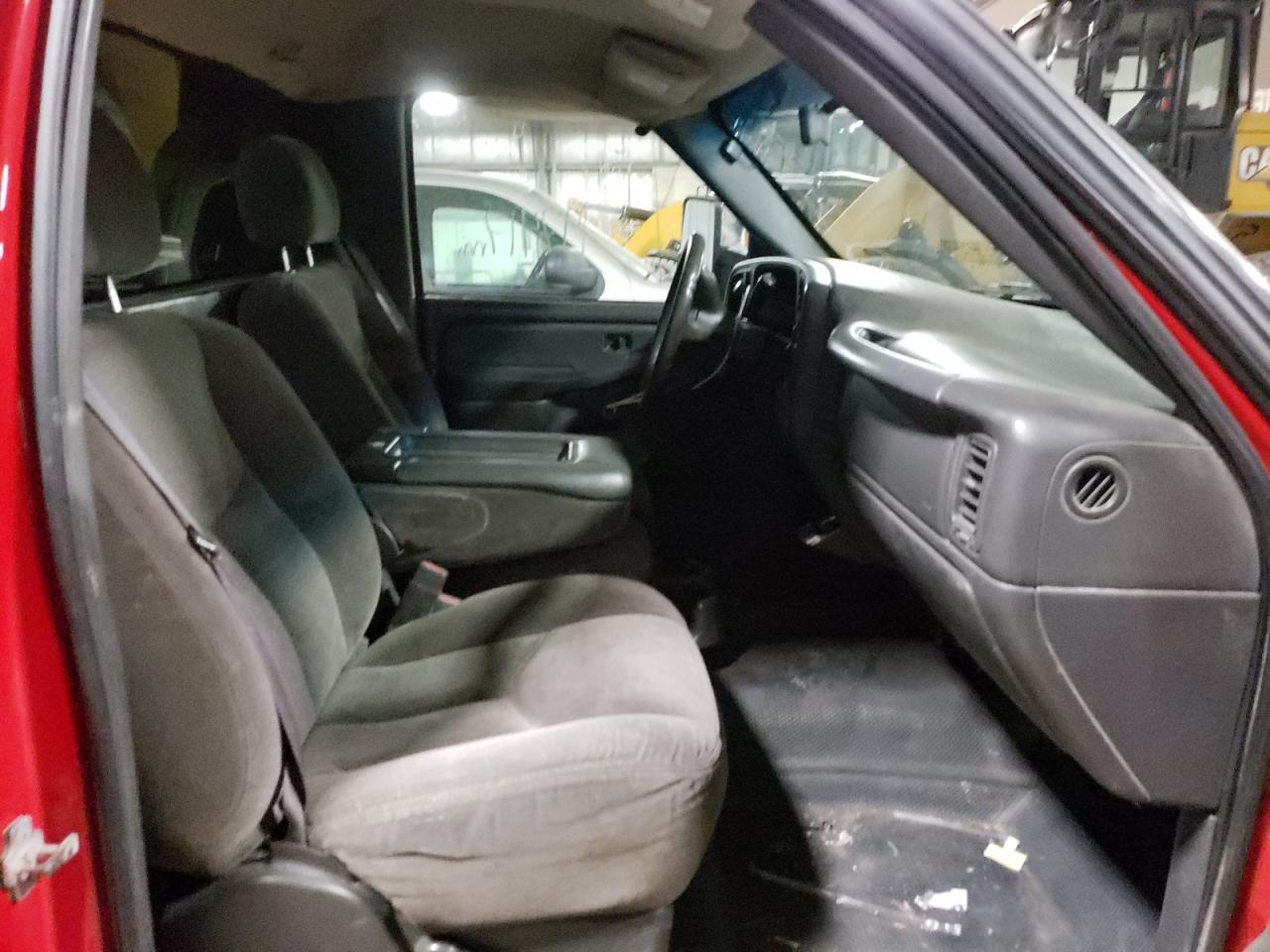 Photo 5 from auction – 2004 CHEVROLET SILVERADO with VIN 1GCHK24U84E267966