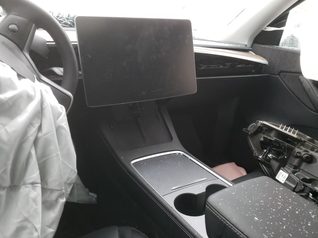 Photo 8 from auction – 2021 TESLA MODEL Y with VIN 5YJYGDEE6MF126025