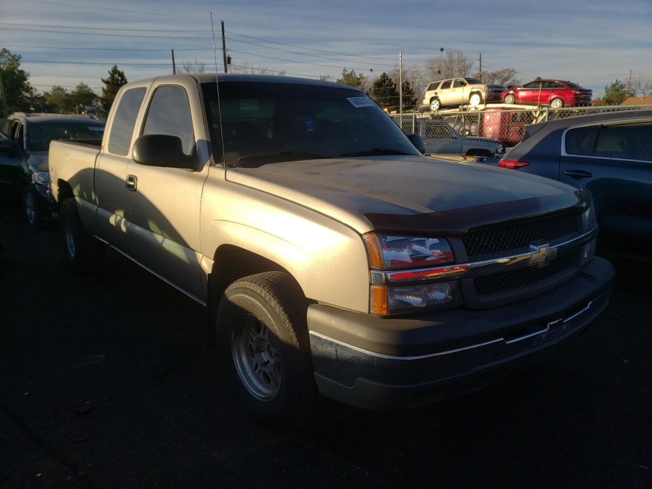 CHEVROLET silverado 2003 with VIN 1GCEK19VX3E303122 - Photo from auction