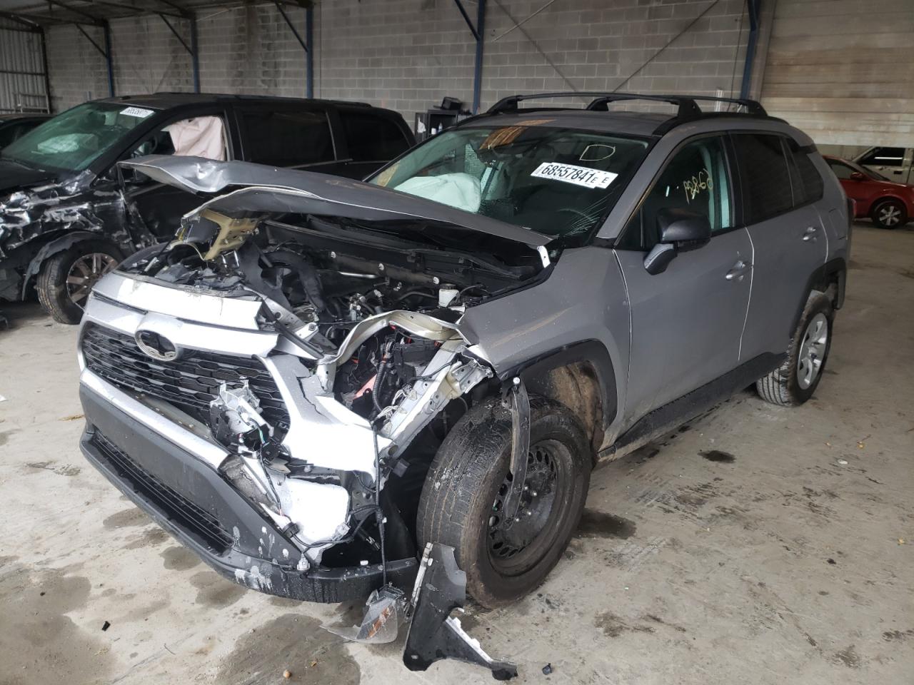 Photo 2 from auction – 2019 TOYOTA RAV4 LE with VIN 2T3H1RFV7KC007485