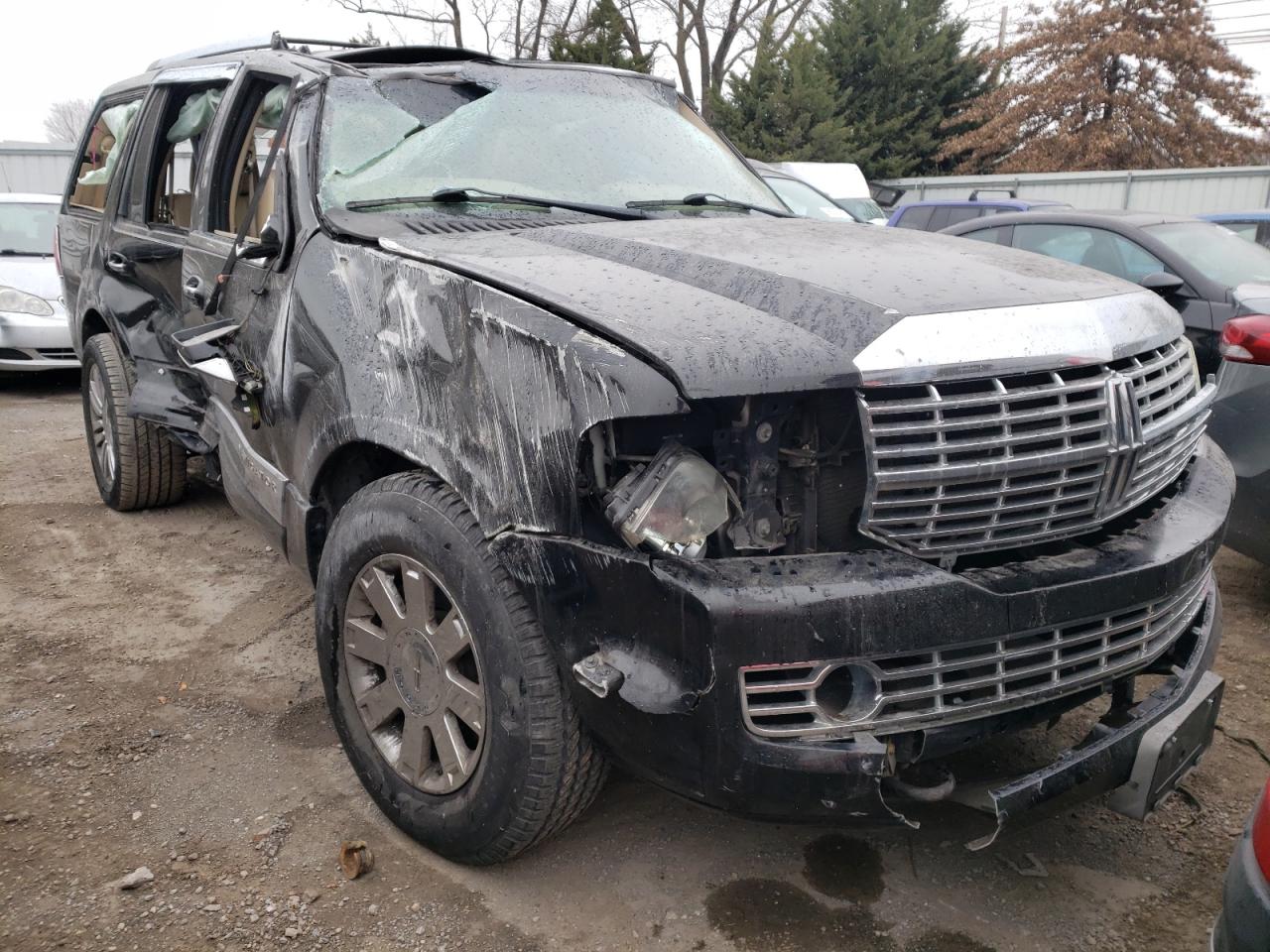 LINCOLN NAVIGATOR 2007 with VIN 5LMFU28527LJ07496 - Photo from auction