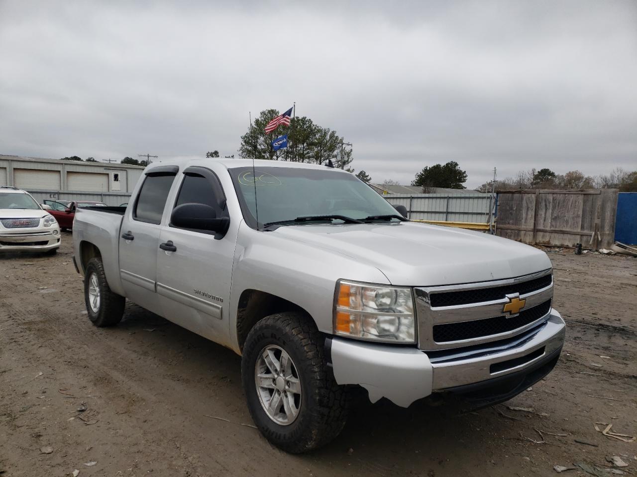 CHEVROLET SILVERADO 2011 with VIN 3GCPCREA6BG287225 - Photo from auction
