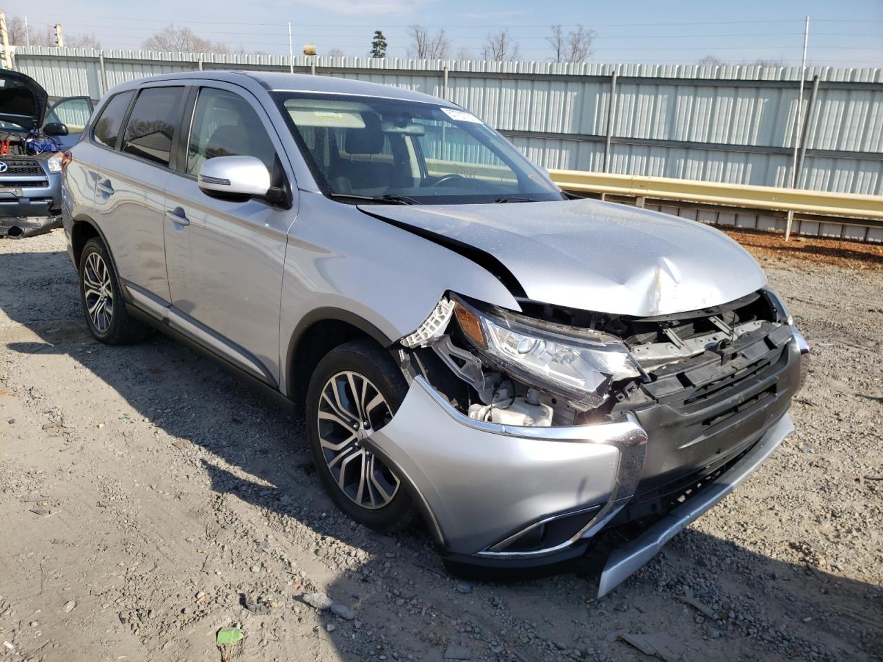 MITSUBISHI OUTLANDER 2017 with VIN JA4AZ3A36HZ044770 - Photo from auction