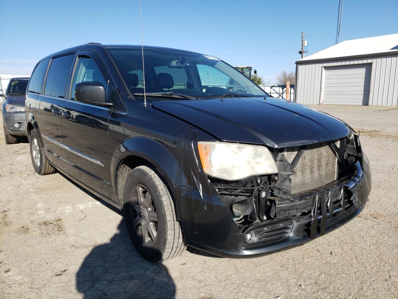 CHRYSLER TOWN & COU 2012 with VIN 2C4RC1BG5CR226575 - Photo from auction