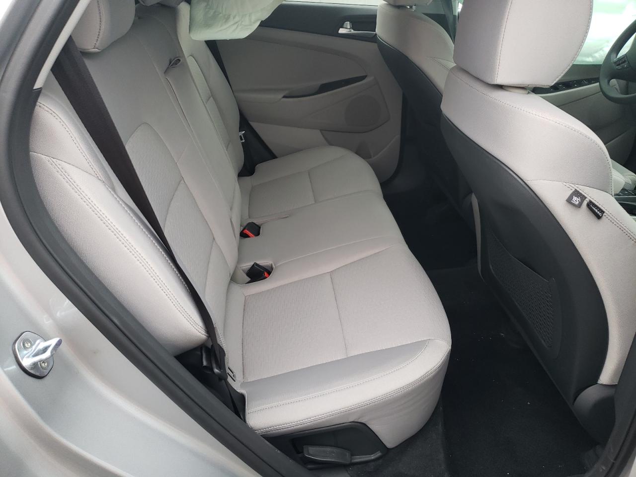 Photo 6 from auction – 2020 HYUNDAI TUCSON SE with VIN KM8J2CA48LU080884