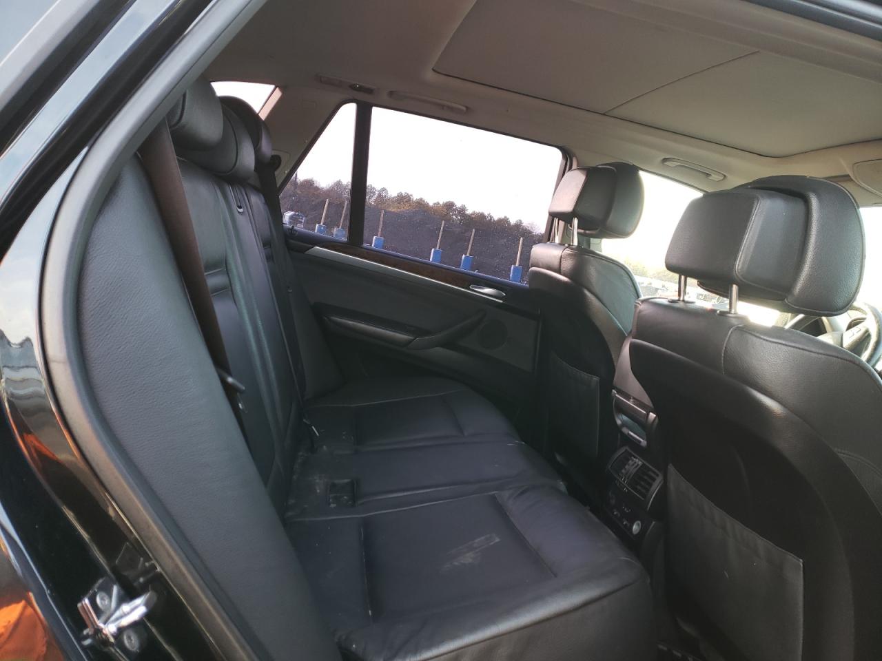 Photo 6 from auction – 2010 BMW X5 XDRIVE3 with VIN 5UXFE4C53AL276200
