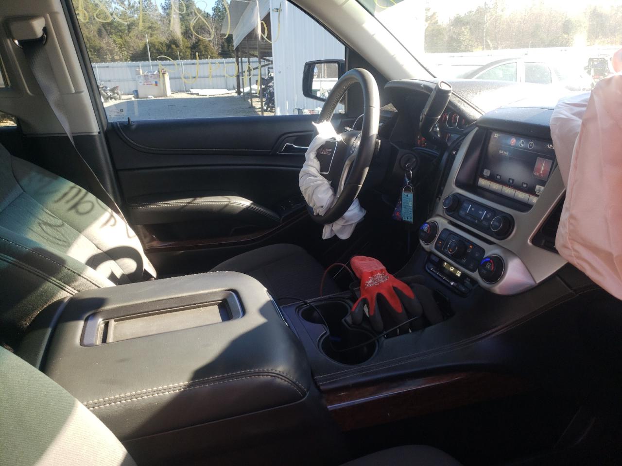 Photo 5 from auction – 2015 GMC YUKON SLE with VIN 1GKS2AKC2FR728959