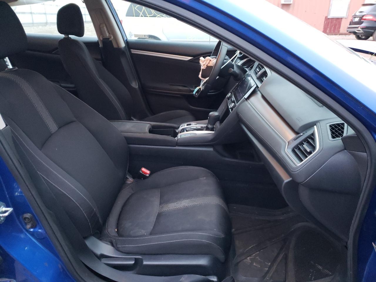 Photo 5 from auction – 2018 HONDA CIVIC EX with VIN 19XFC2F79JE035100