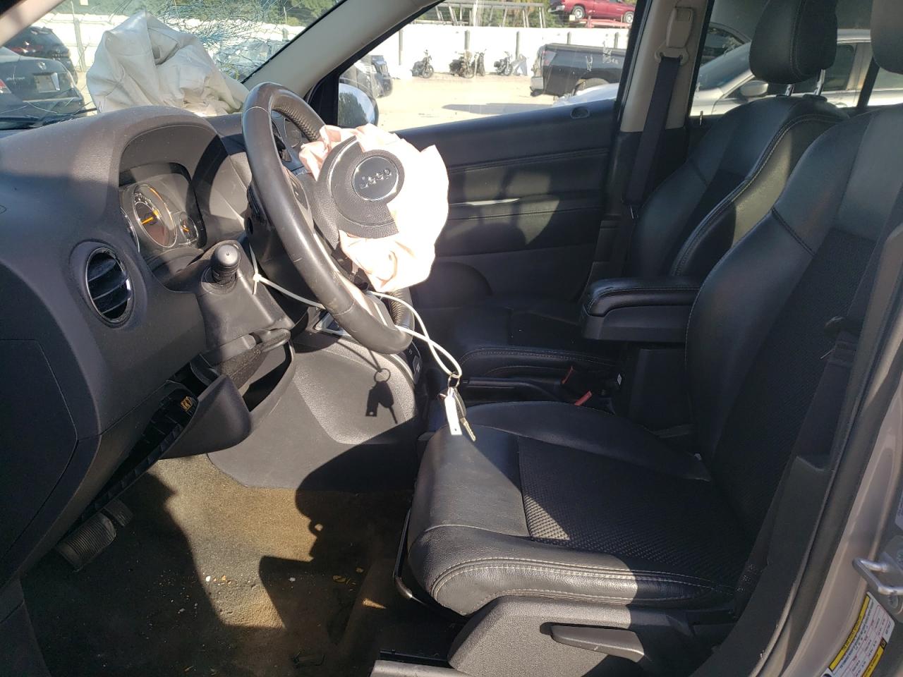 Photo 5 from auction – 2016 JEEP COMPASS LA with VIN 1C4NJCEA4GD773417