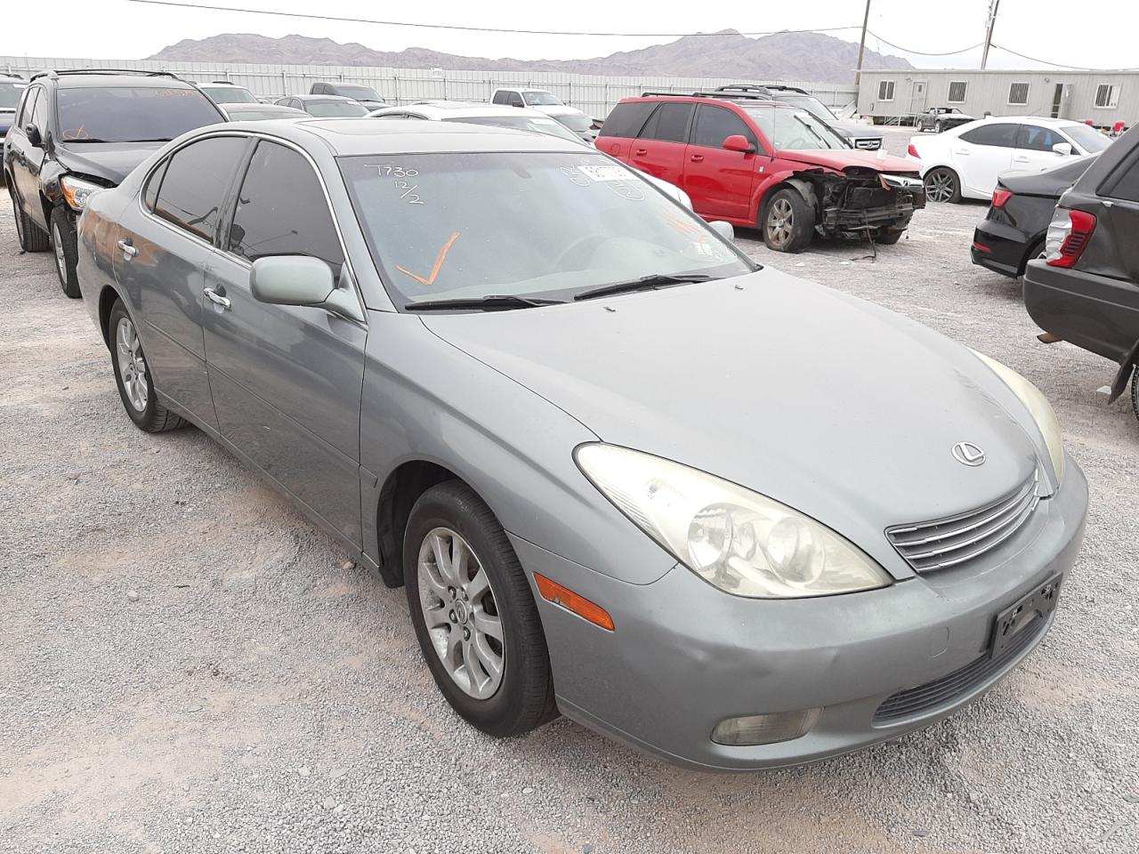 LEXUS ES 300 2002 with VIN JTHBF30G320050253 - Photo from auction