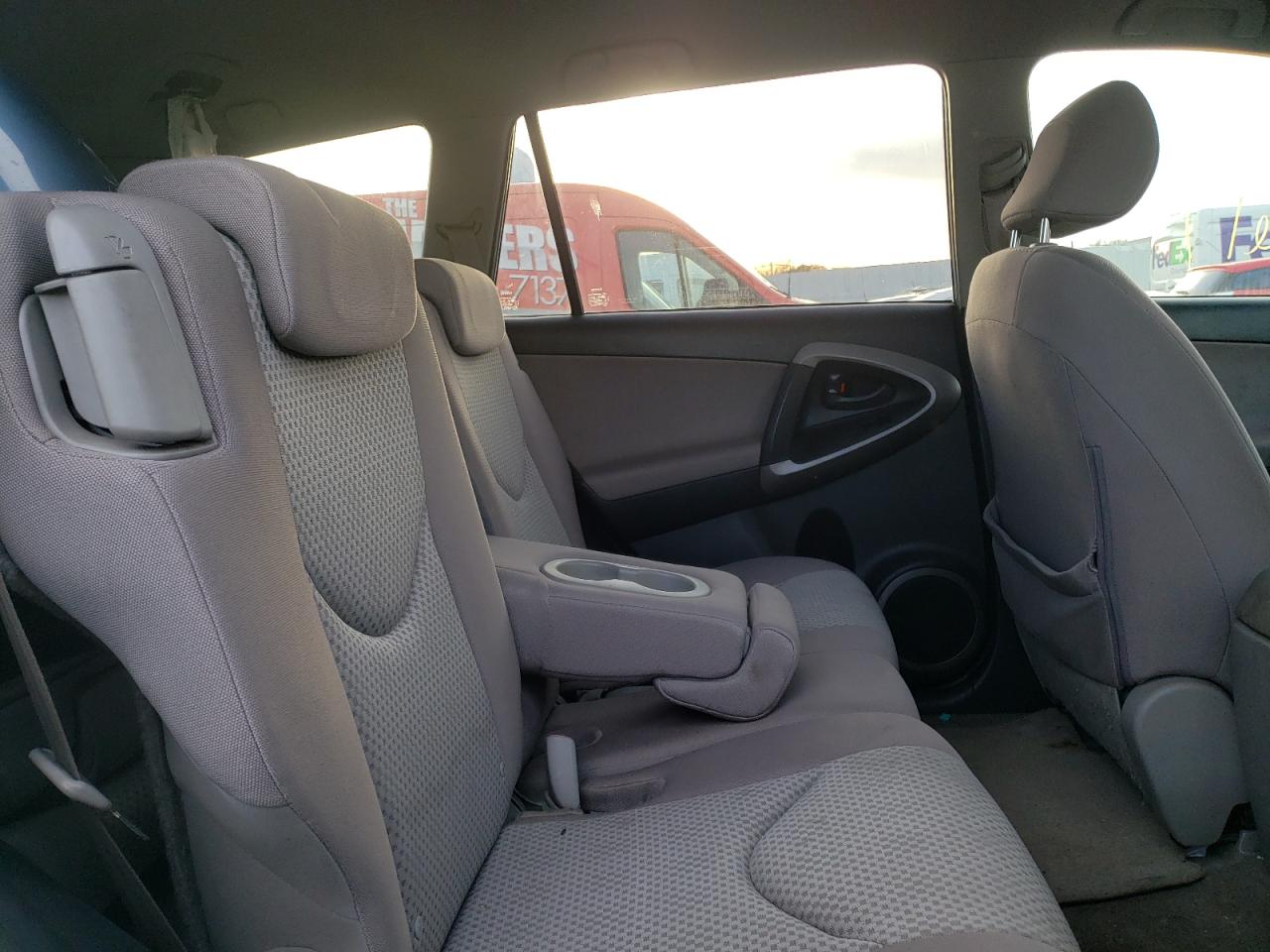 Photo 6 from auction – 2008 TOYOTA RAV4 with VIN JTMBD35V085160865