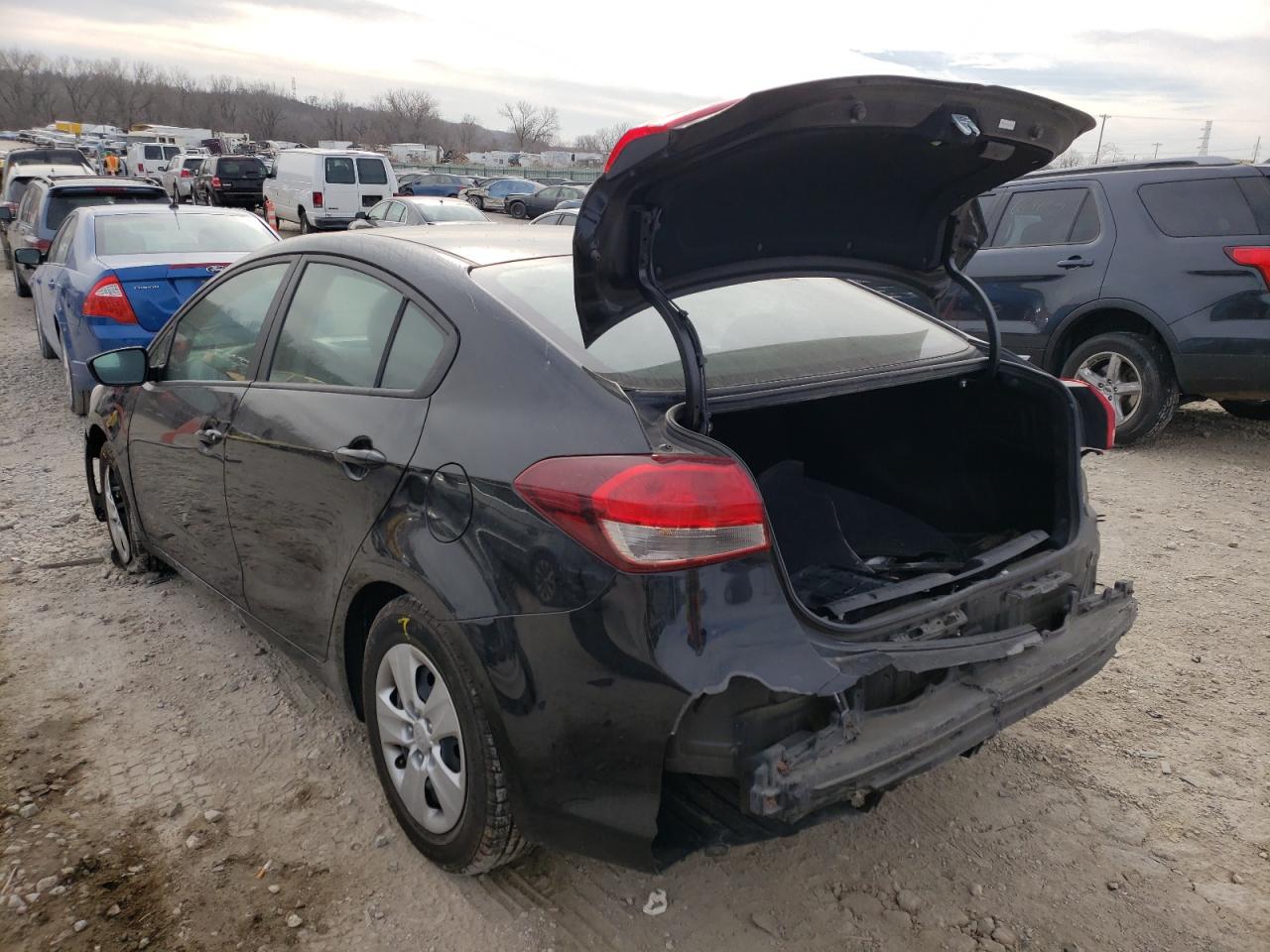 Photo 3 from auction – 2017 KIA FORTE LX with VIN 3KPFK4A71HE082444