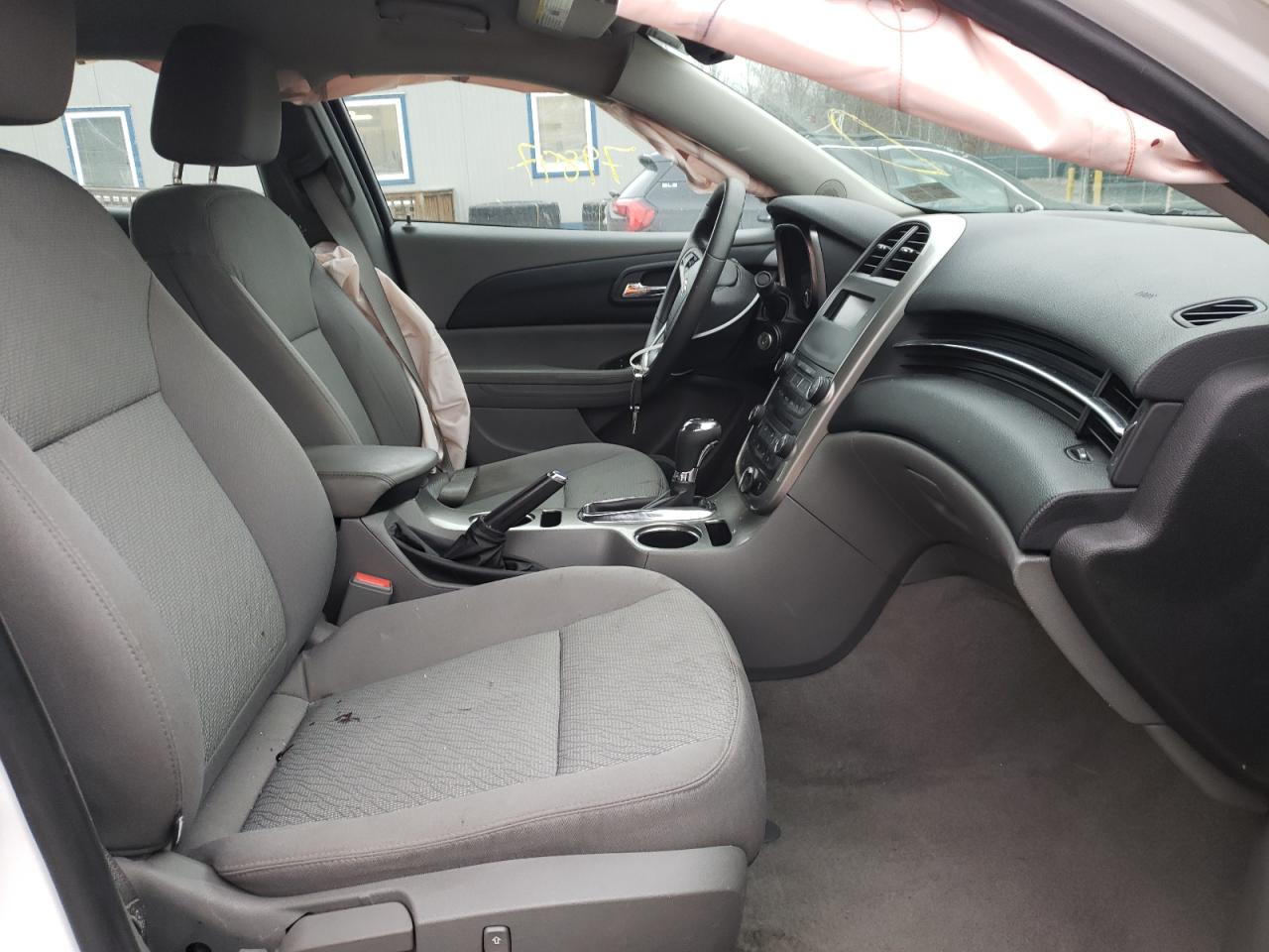 Photo 5 from auction – 2014 CHEVROLET MALIBU LS with VIN 1G11B5SL7EF164197