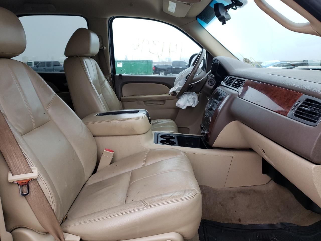 Photo 5 from auction – 2010 CHEVROLET TAHOE C150 with VIN 1GNMCBE33AR228215