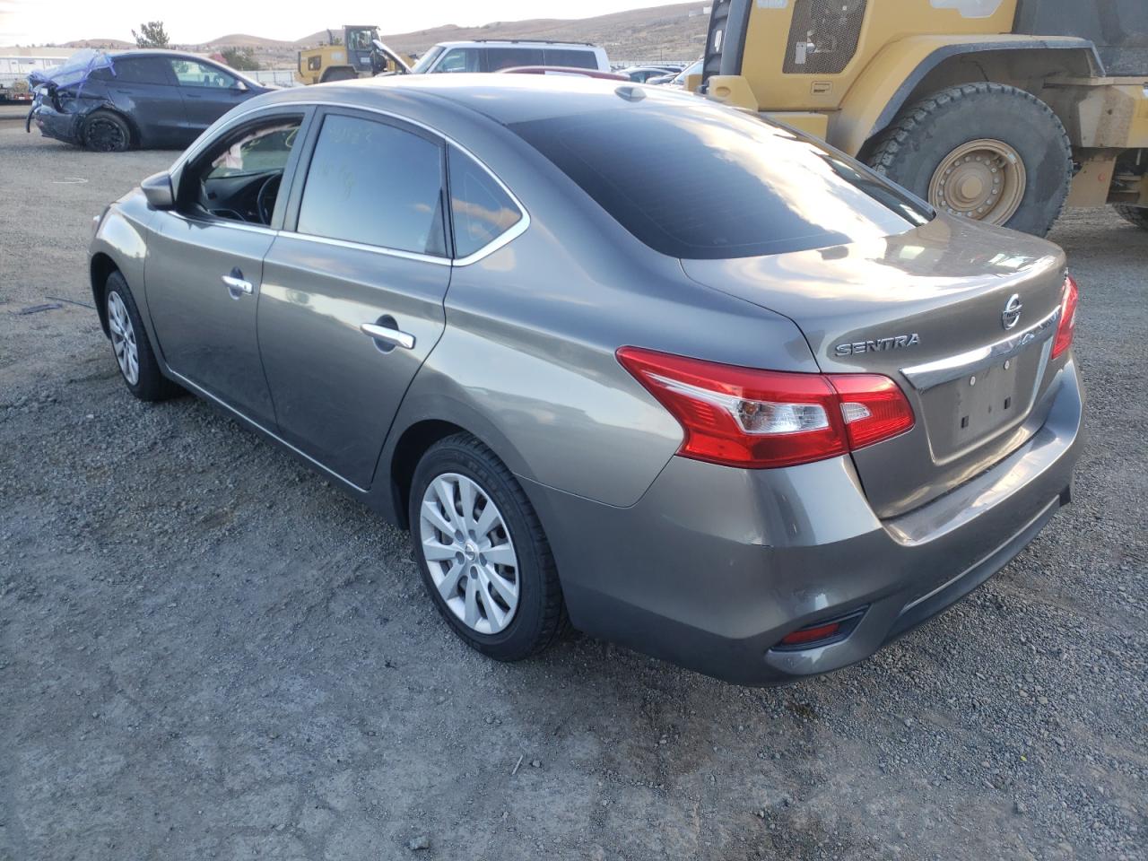 Photo 3 from auction – 2016 NISSAN SENTRA S with VIN 3N1AB7AP6GL638952