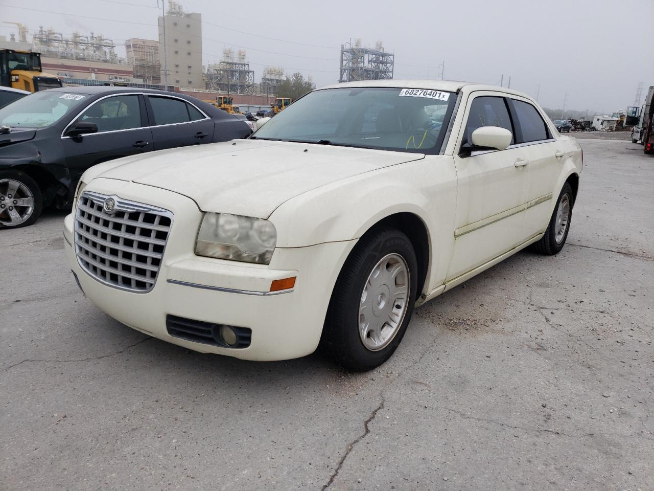 Photo 2 from auction – 2005 CHRYSLER 300 TOURIN with VIN 2C3AA53G65H633438