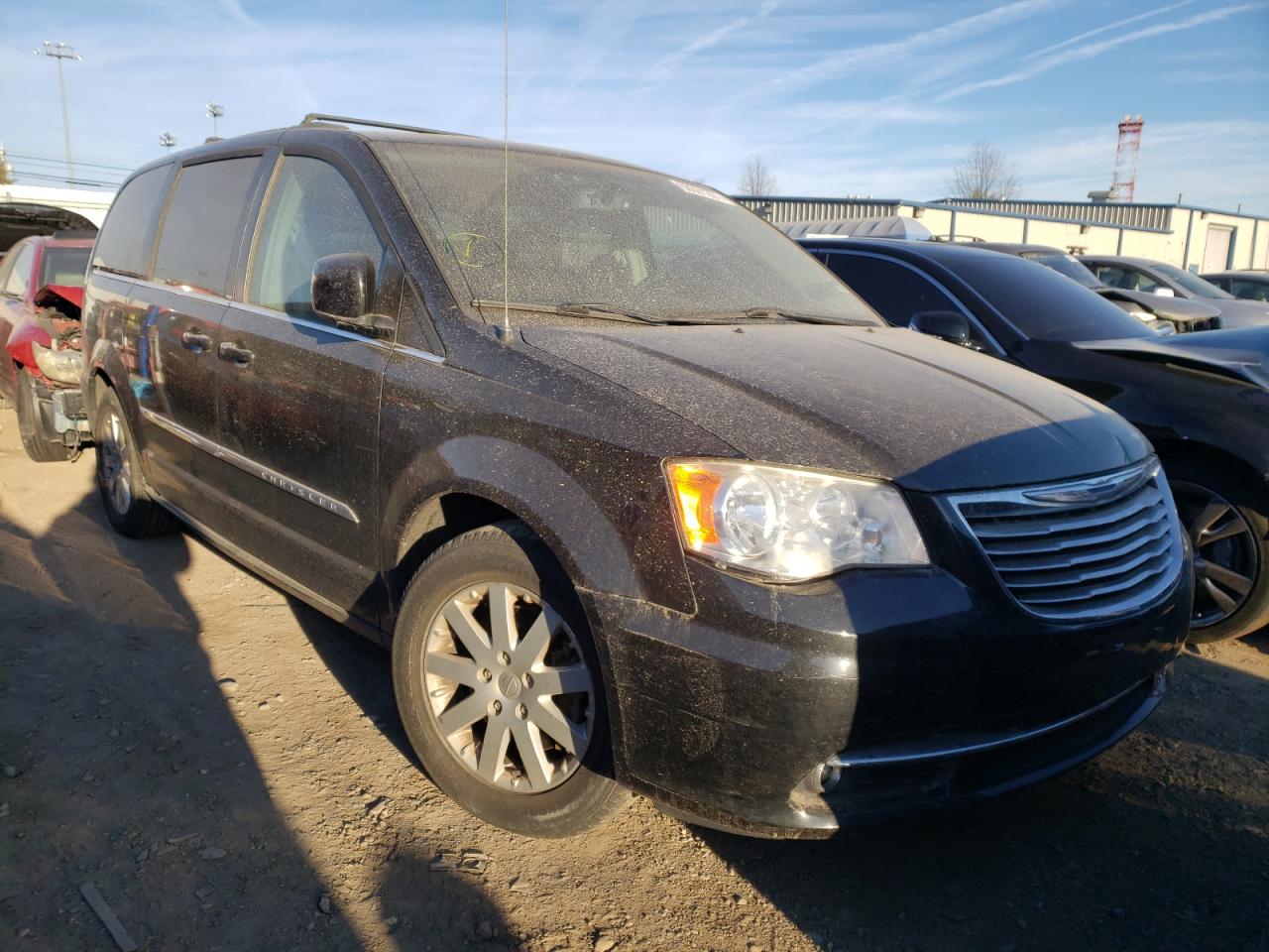 CHRYSLER TOWN & COU 2014 with VIN 2C4RC1BG3ER330033 - Photo from auction