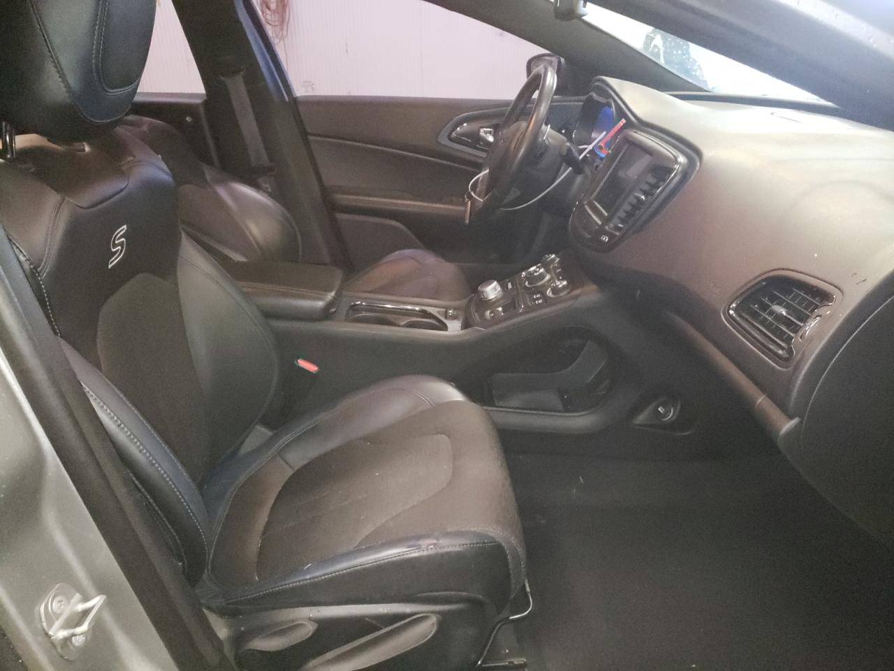 Photo 5 from auction – 2015 CHRYSLER 200 S with VIN 1C3CCCBGXFN516107