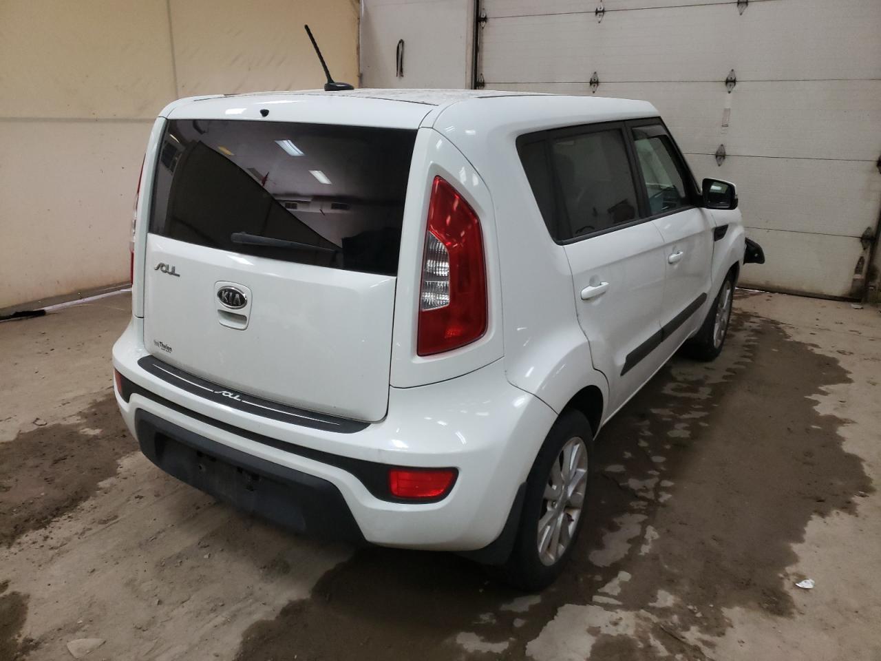 Photo 4 from auction – 2012 KIA SOUL + with VIN KNDJT2A61C7402941
