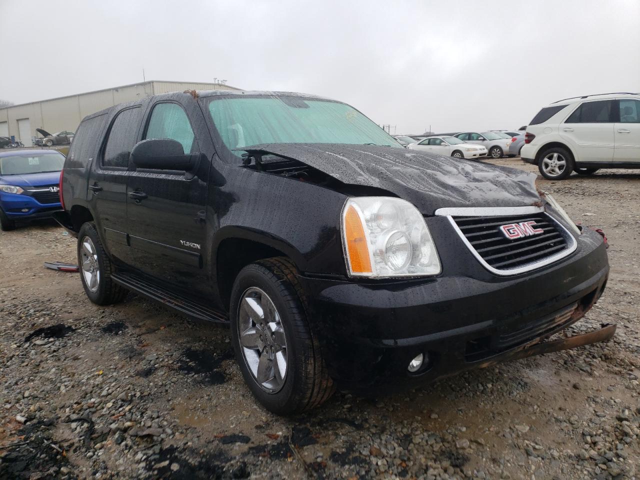 GMC YUKON SLT 2013 with VIN 1GKS2CE07DR346081 - Photo from auction