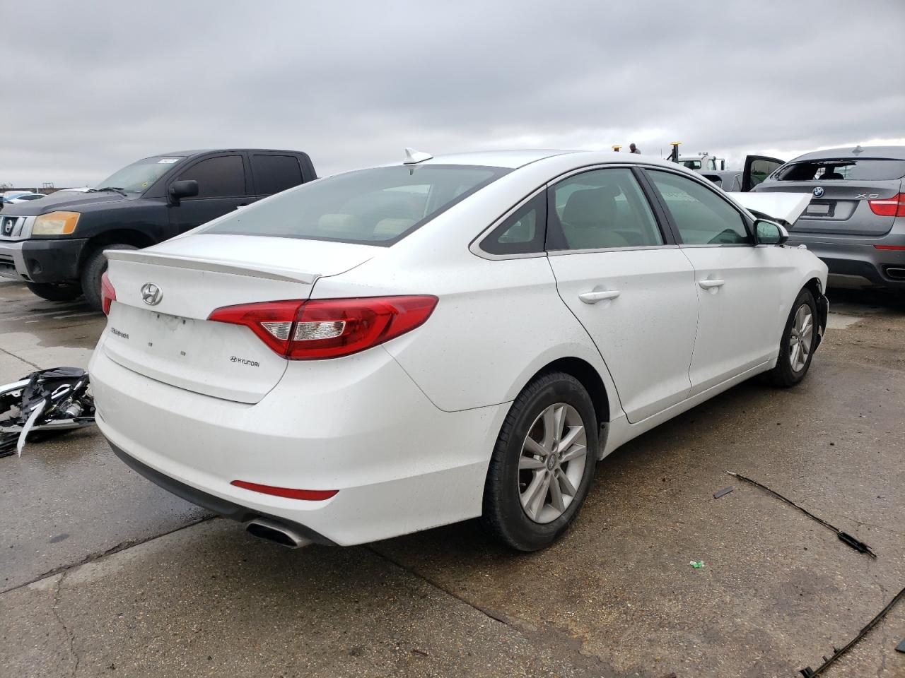 Photo 4 from auction – 2016 HYUNDAI SONATA SE with VIN 5NPE24AF9GH277589