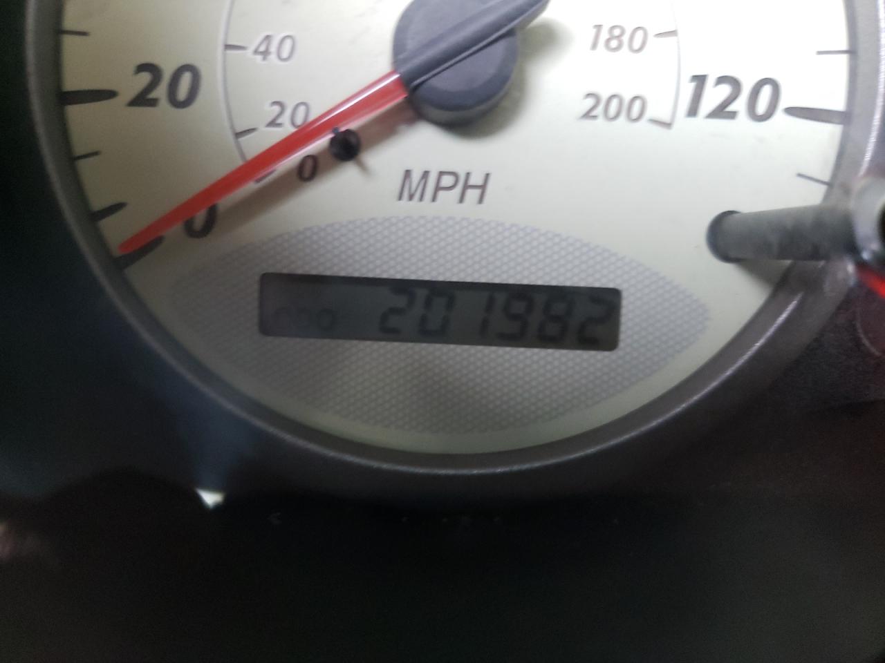Photo 8 from auction – 2001 TOYOTA RAV4 with VIN JTEHH20VX10029974