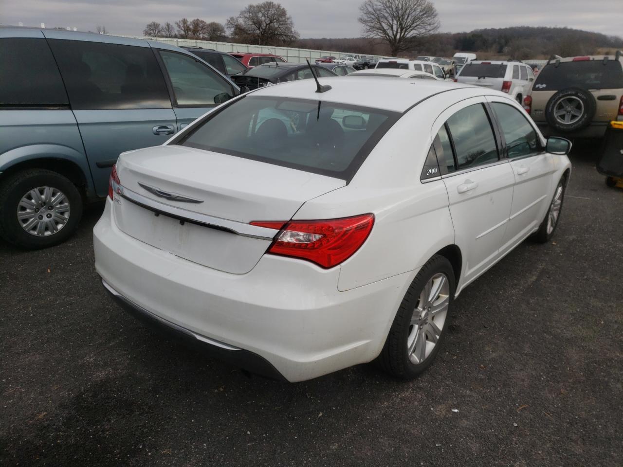 Photo 4 from auction – 2013 CHRYSLER 200 TOURIN with VIN 1C3CCBBB6DN732239