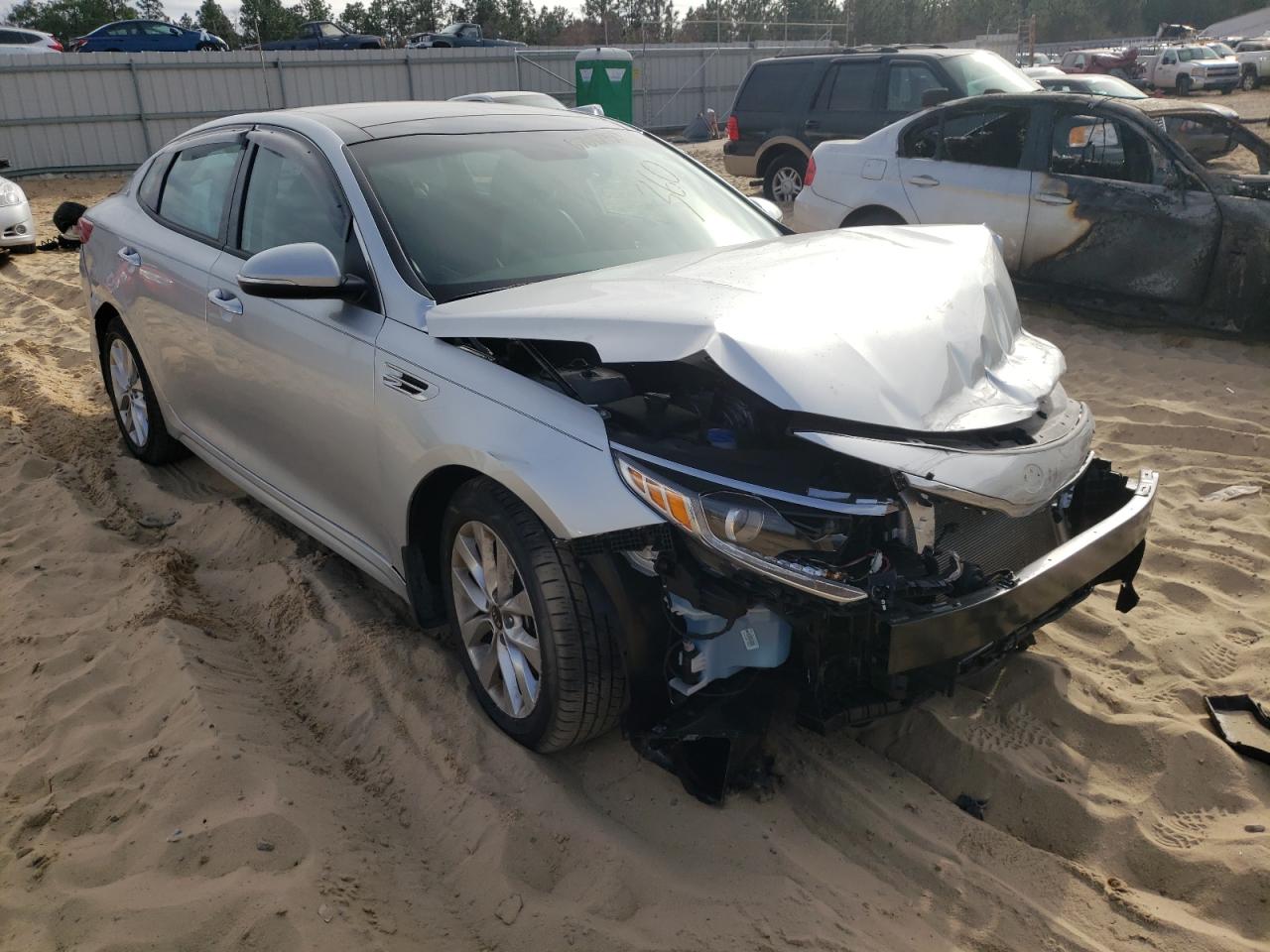 KIA OPTIMA EX 2016 with VIN 5XXGU4L39GG116452 - Photo from auction