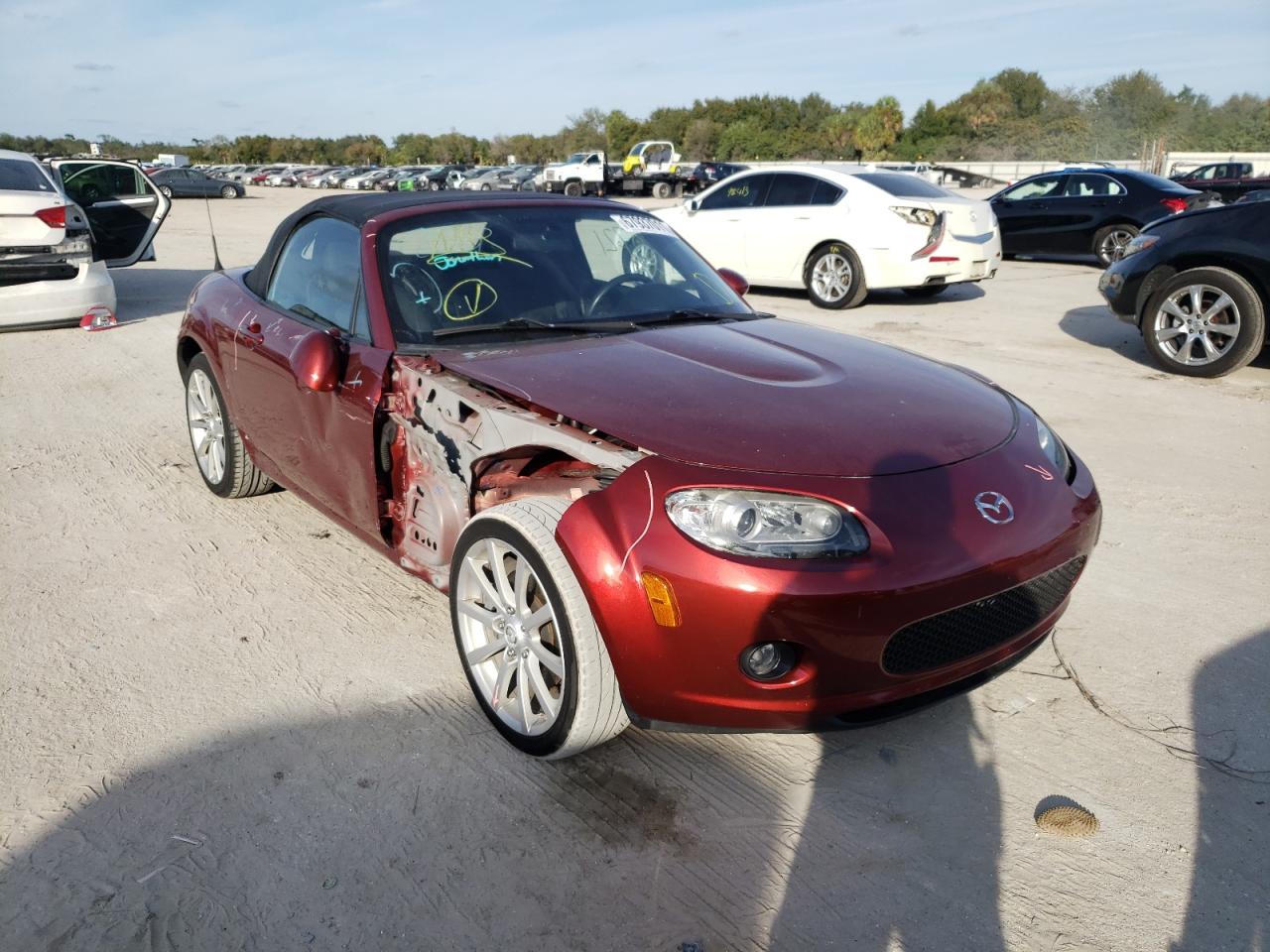MAZDA MX-5 MIATA 2008 مع رقم تعريف المركبة JM1NC25F580141003 - صورة من المزاد