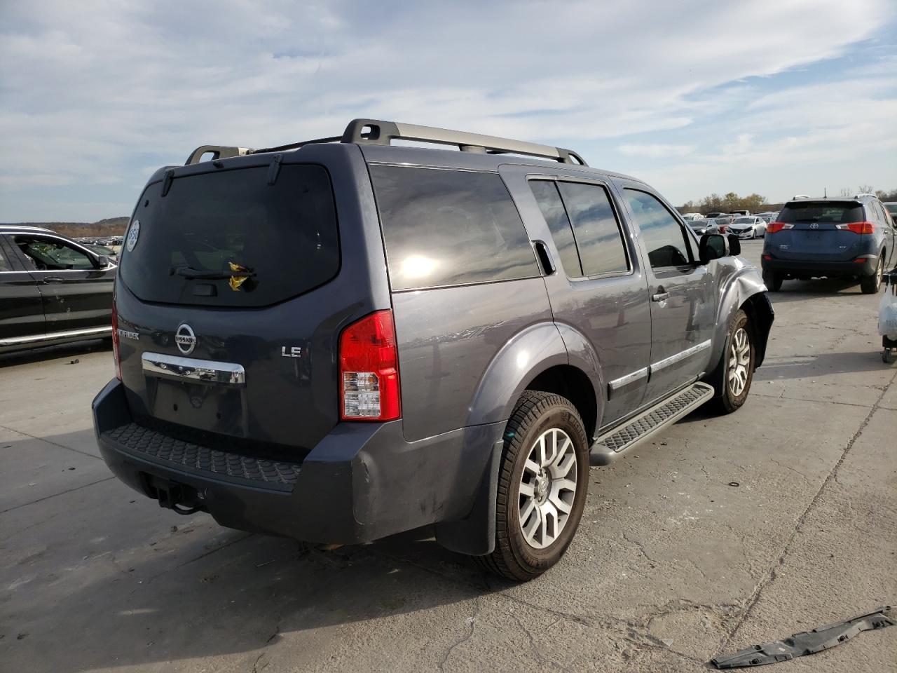 Photo 4 from auction – 2011 NISSAN PATHFINDER with VIN 5N1AR1NN6BC617548