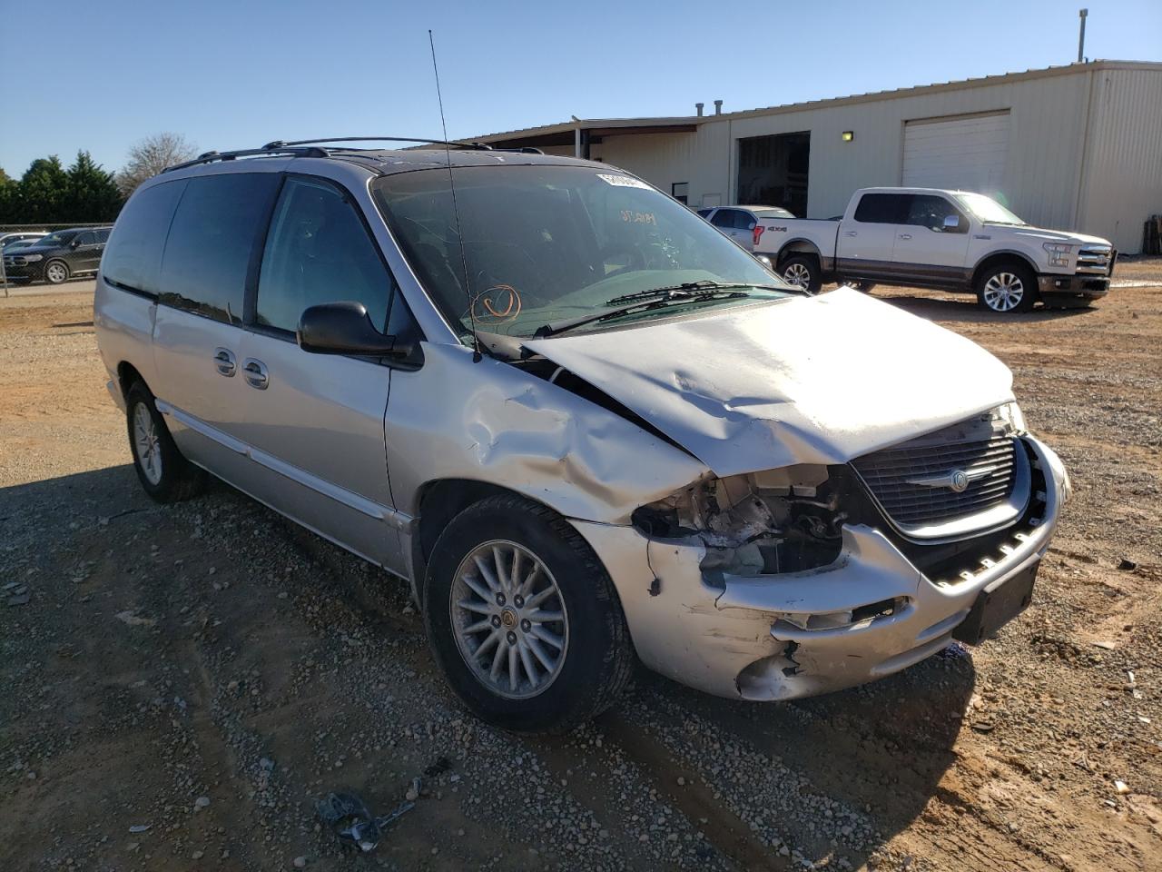 CHRYSLER TOWN&COUNT 2000 con VIN 1C4GP44G6YB658382 - Foto de la subasta