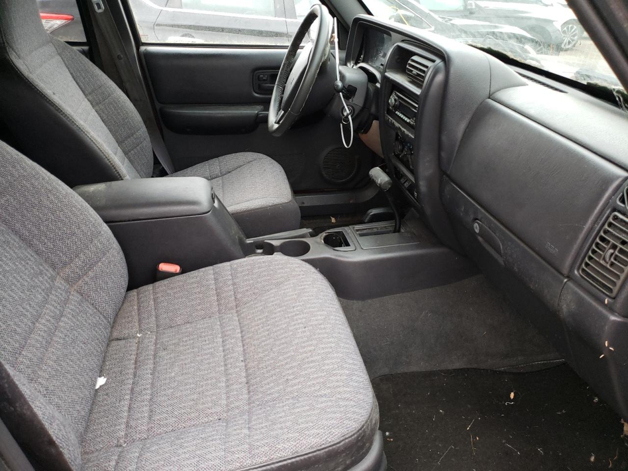 Photo 5 from auction – 2001 JEEP CHEROKEE with VIN 1J4FF48S1YL246484
