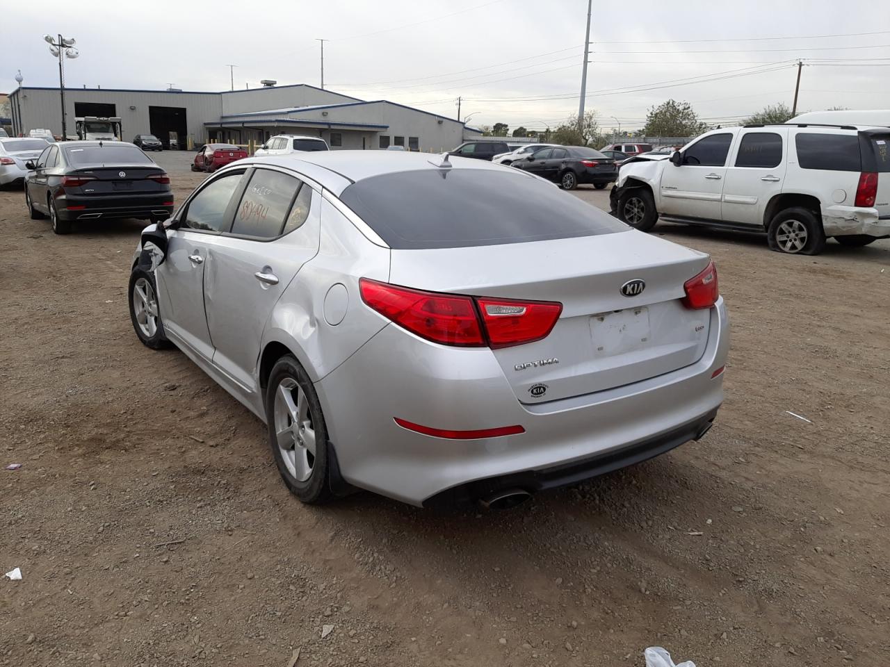 Photo 3 from auction – 2015 KIA OPTIMA LX with VIN 5XXGM4A70FG356753