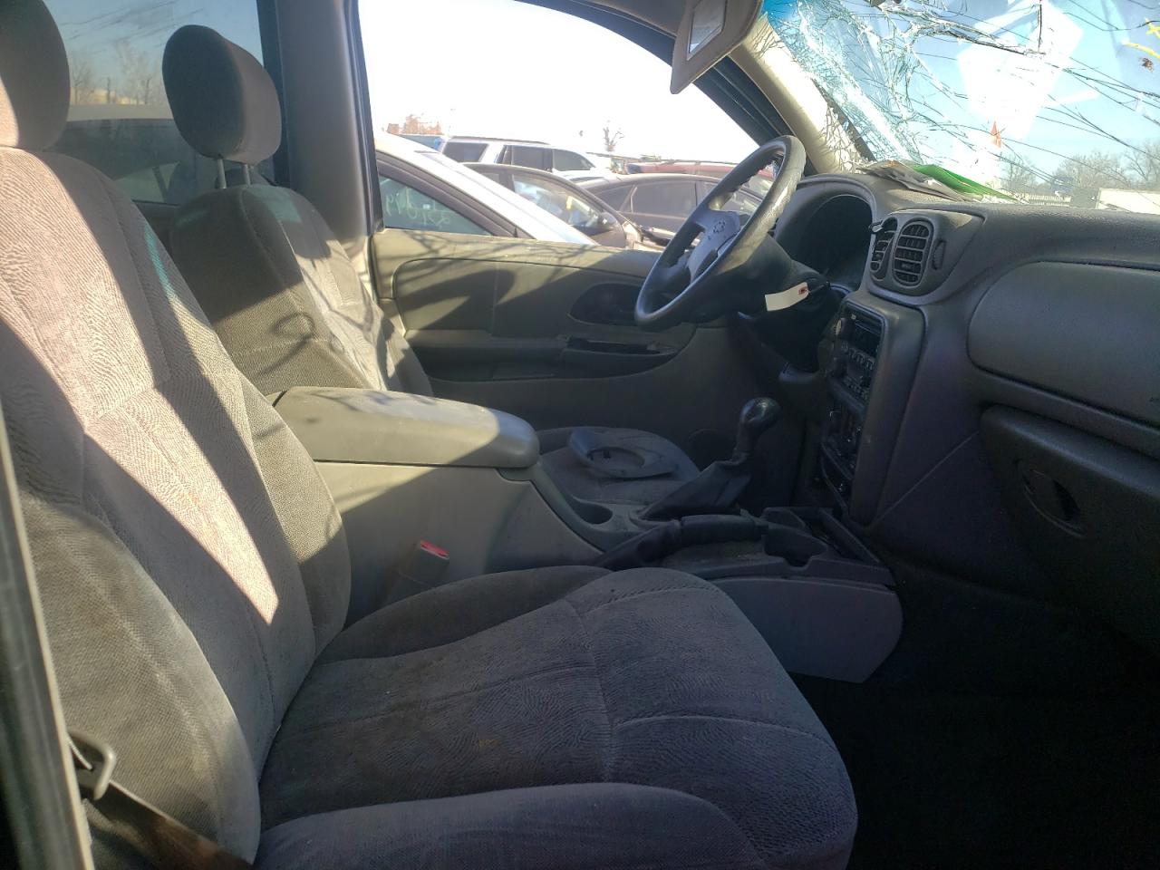 Photo 5 from auction – 2004 CHEVROLET TRAILBLAZE with VIN 1GNDT13S942111210
